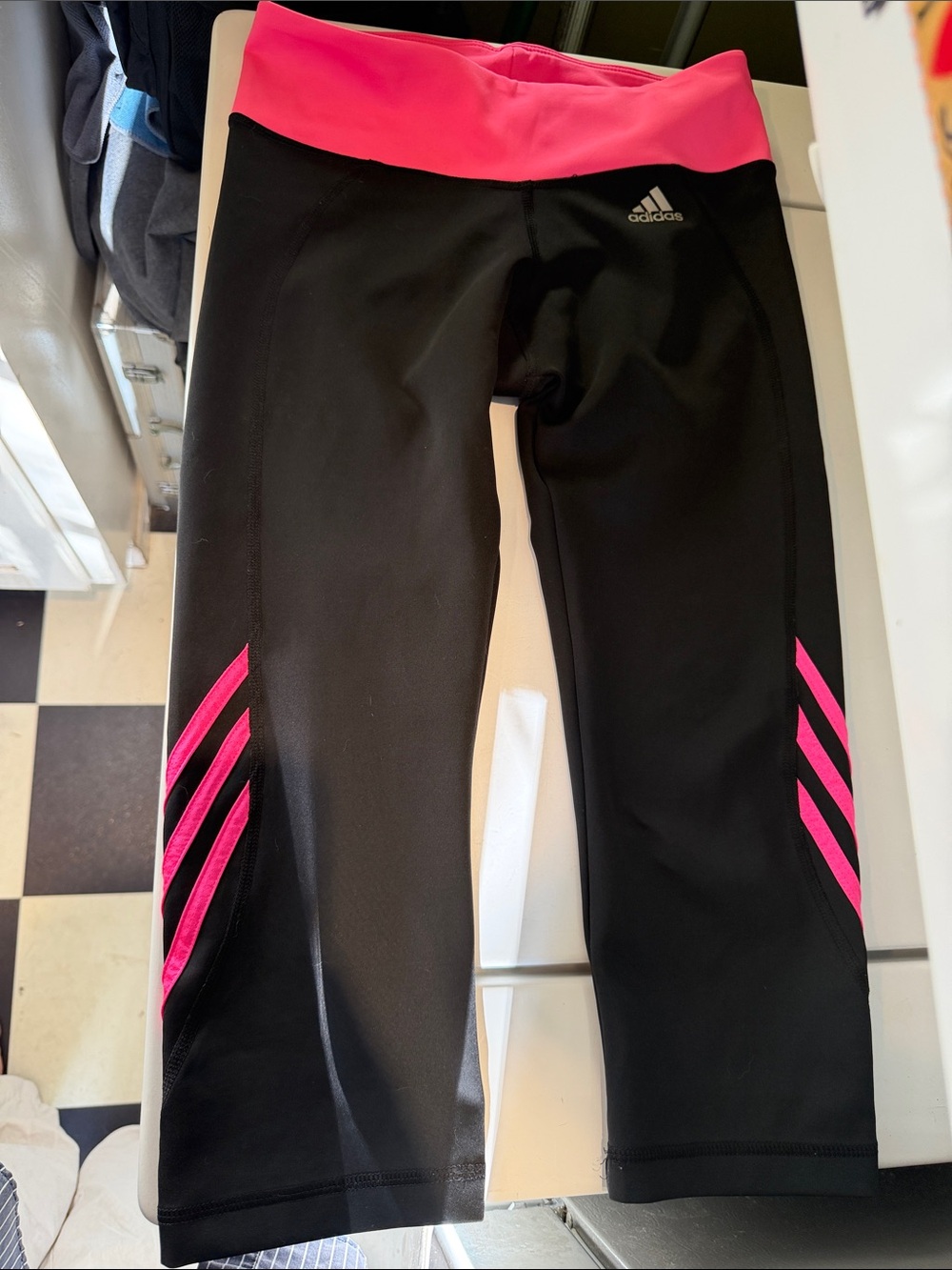 Vintage adidas hot pink capri leggings